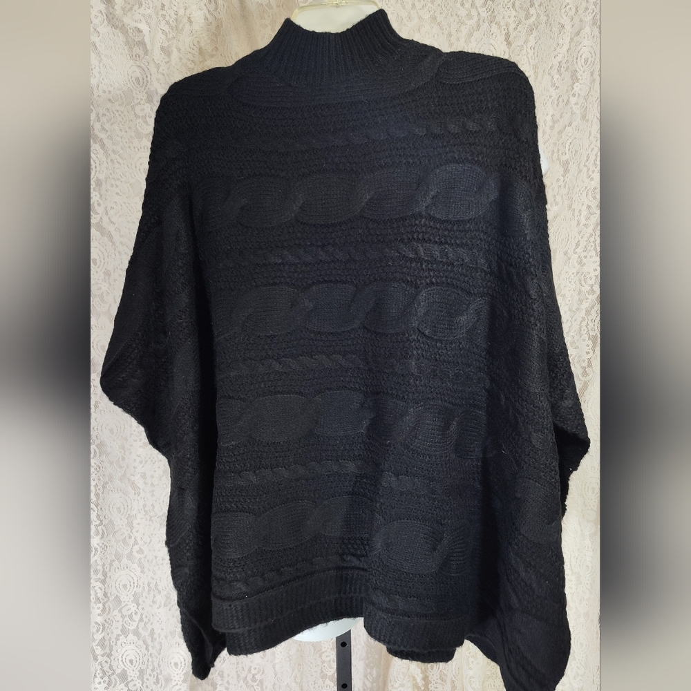 Linda Anderson Black Sweater Poncho  NWT  One Size Most